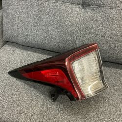 OEM Toyota Camry Tail Light – RH Passenger Side Outer (2018–2020)