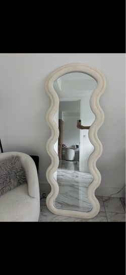 Cream mirror