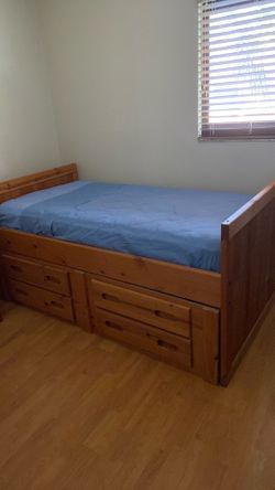 Standard twin bed, pine