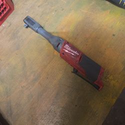 Milwaukee Fuel 12v - ⅜ ratchet 