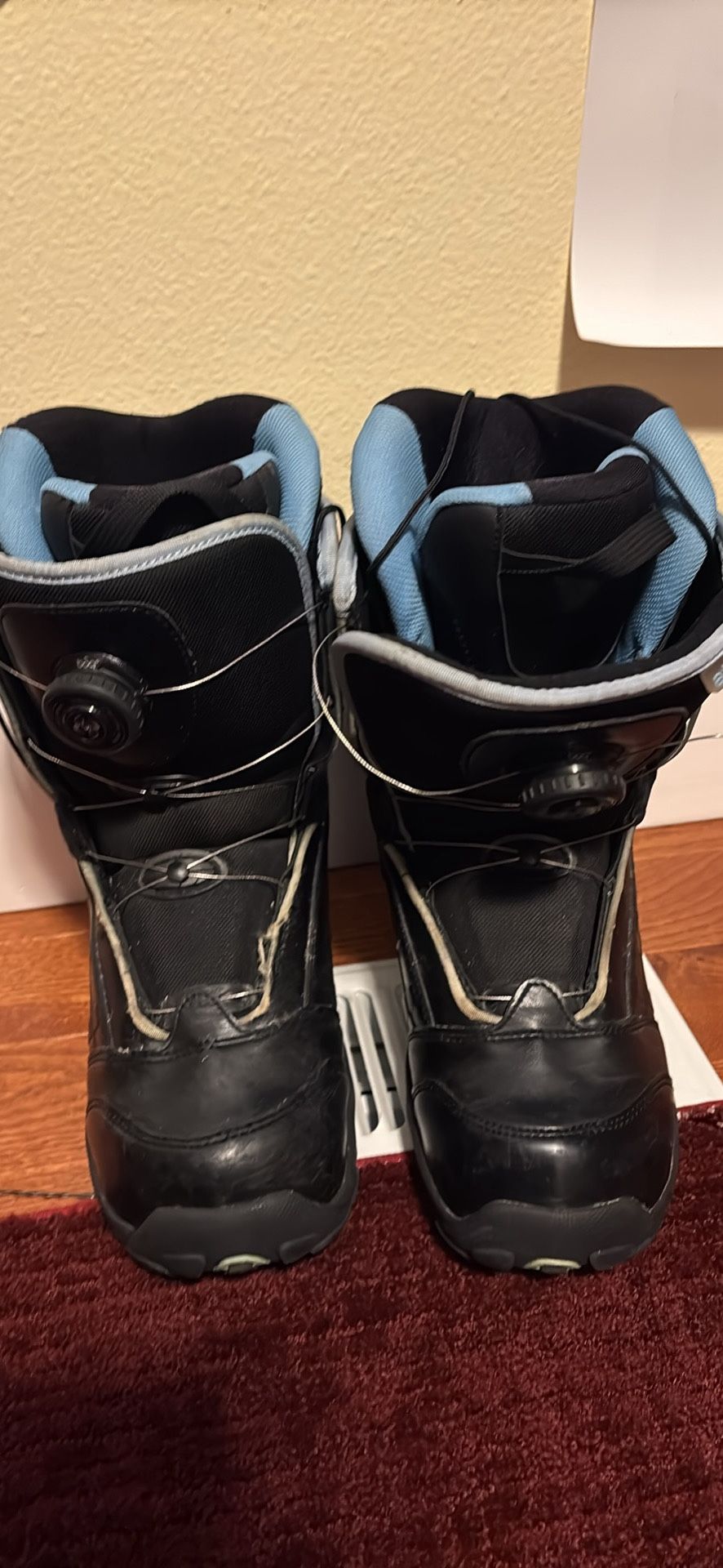 Atlantis Women’s Size 8 Snowboard Boots 