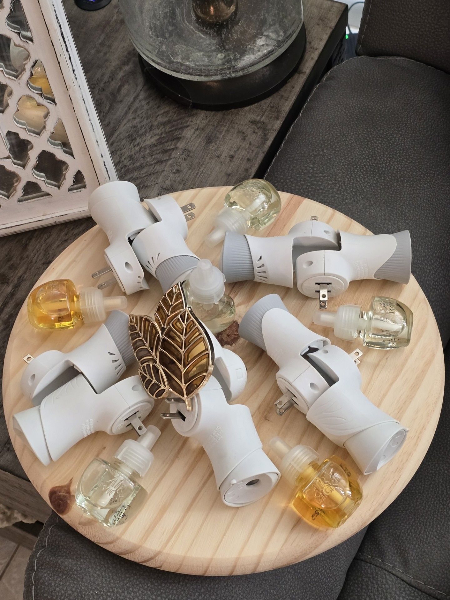 Air Wick Plug-Ins (12) & 6 Air Freshener Scented Oil Refills.