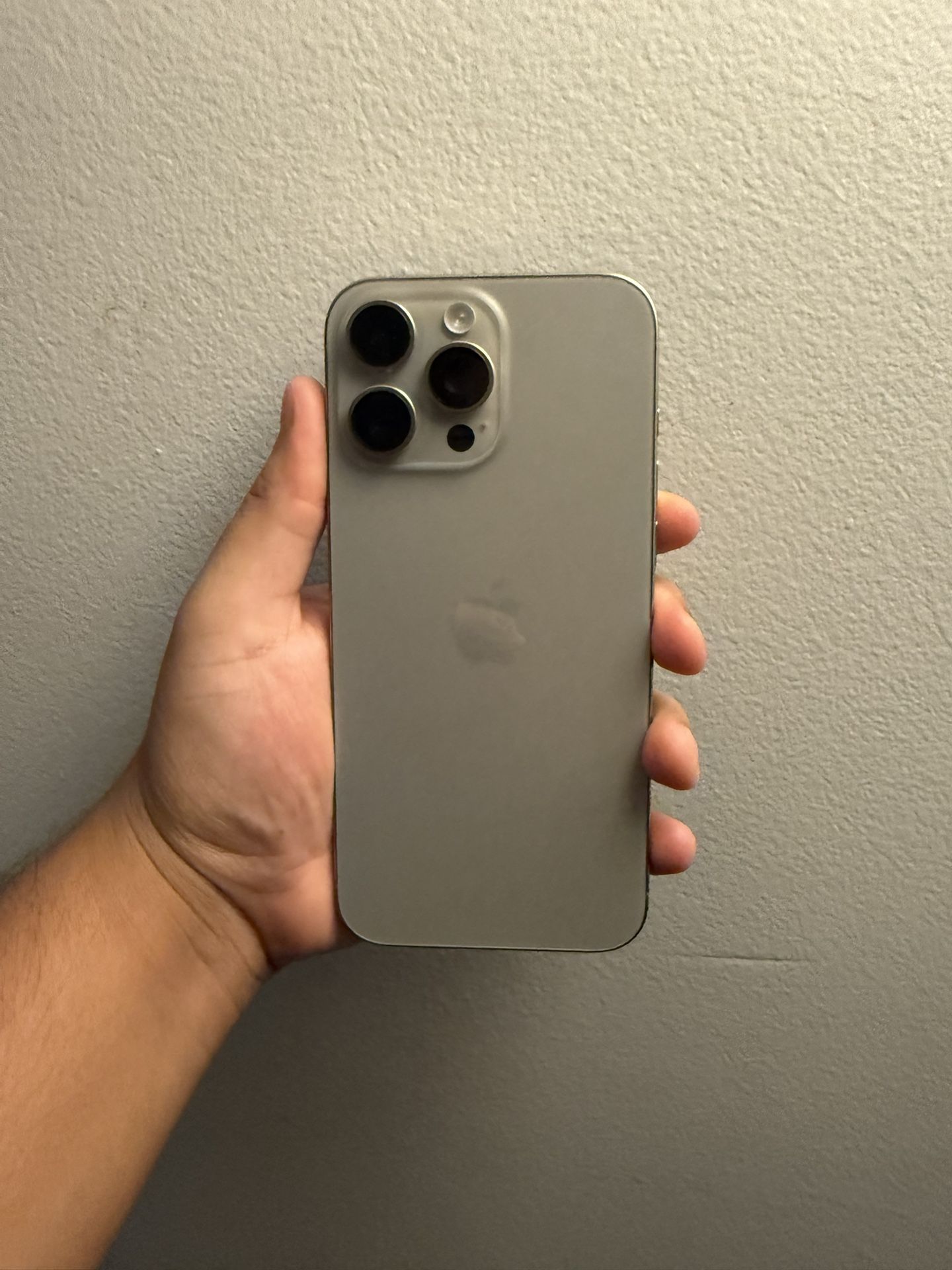 IPHONE 16 PRO MAX 256GB UNLOCKED