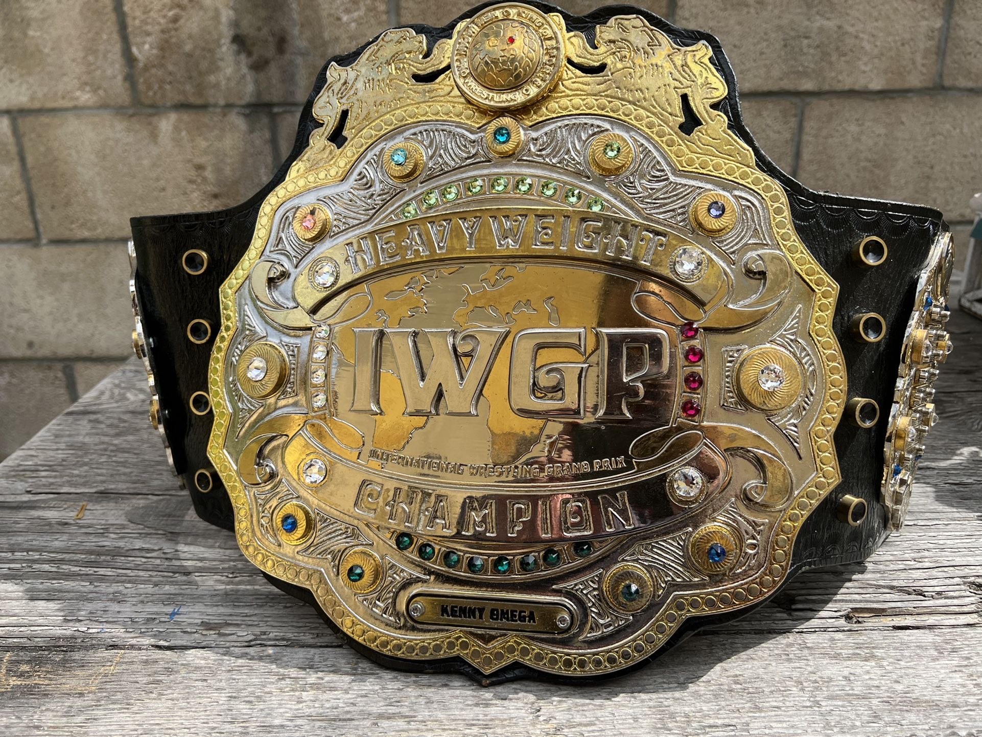 IWGP V4 HEAVYWEIGHT CHAMPIONSHIP BELT FROM NEW JAPAN WRESTLING