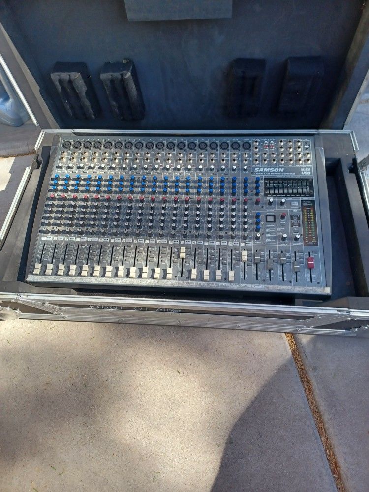 Used Sound Equiptment Without Sound Cables