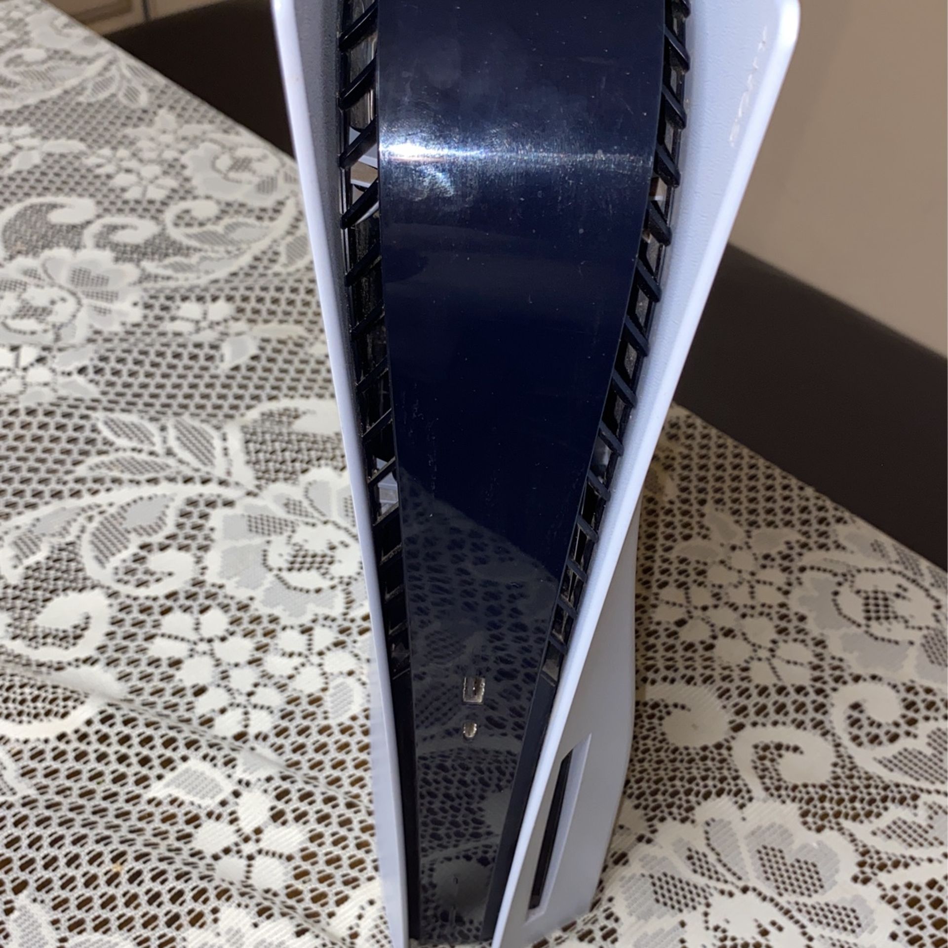 Selling PS5 With PSN Account Skins And Games 