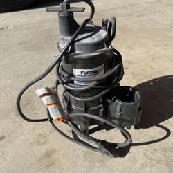 Flotec submersible sewage pump, Model No. FPSS3200A-08