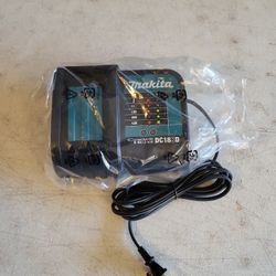 Makita Charger