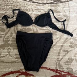 Womens Bikini In Size Small 5/6