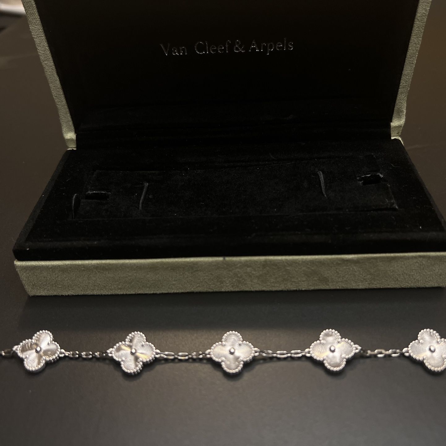 Van Cleef Solid 18k