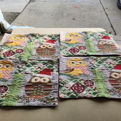 Cute 4 Piece Owl Christmas Placemat Set