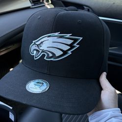Noggin Boss Eagles Hat