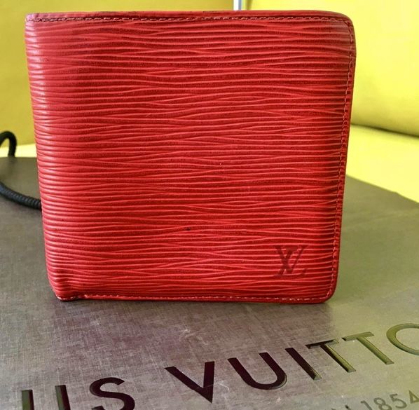 LOUIS VUITTON MENS WALLET MSRP $1200 now $120