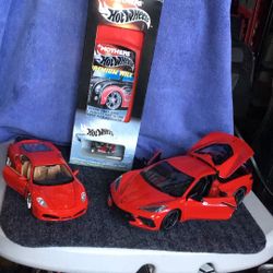 Collectible 1/18 Scale Corvette And 1/24 Scale Ferrari F430
