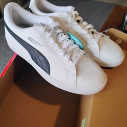 Men's size 10 Puma sneakers
