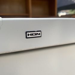 Hon 4 Drawer Metal Filing Cabinet .  Good Condition 