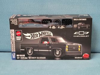 NEW Hot Wheels 83 Chevy Silverado Mattel Brick Shop Building Set