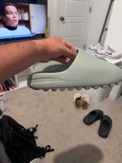 Yeezy Slide Salt size 10