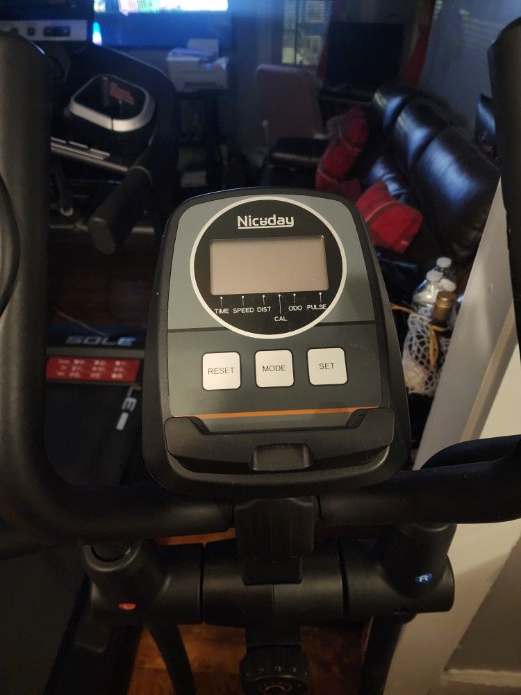 Elliptical 💯 Like New