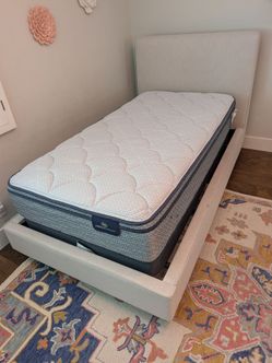 2 Twin Beds