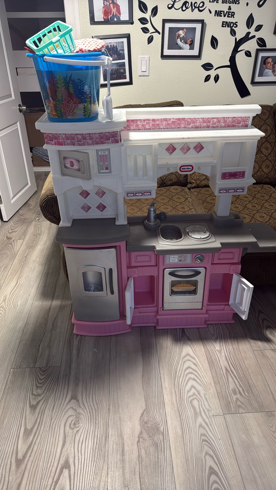 kitchen to play