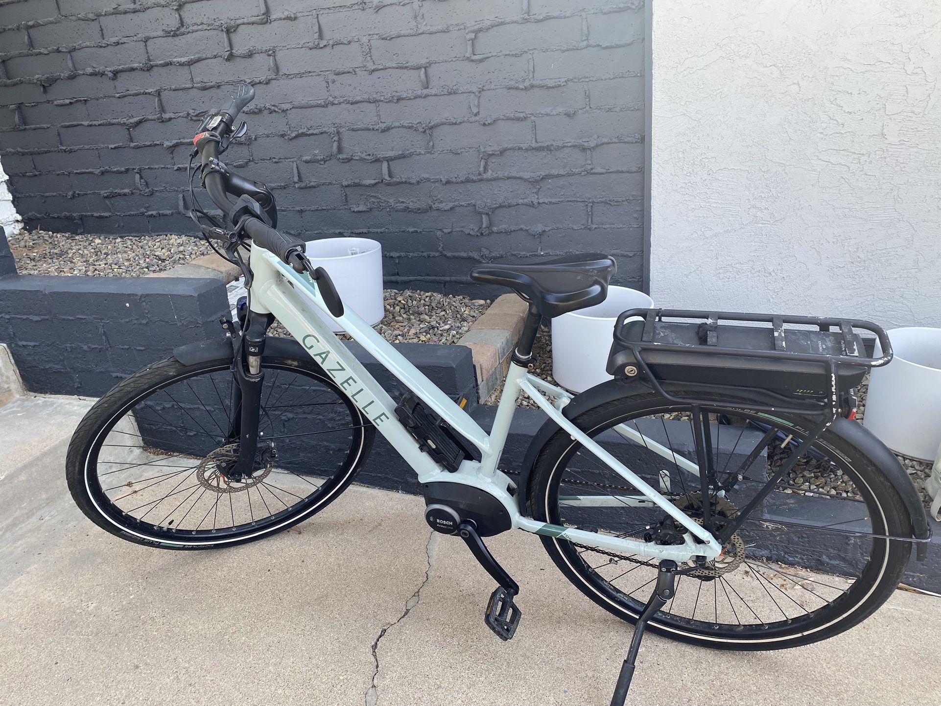 Gazelle Medeo Electric Bike