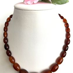 Vintage and rare Amber bakelite graduated handmade necklace