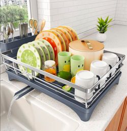 SAYZH Dish Drying Rack for Kitchen Counter with Utensil Holder, Silver
Stainless Steel, Large Capacity, Angled Drainboard, Rotating Spout, Removable t