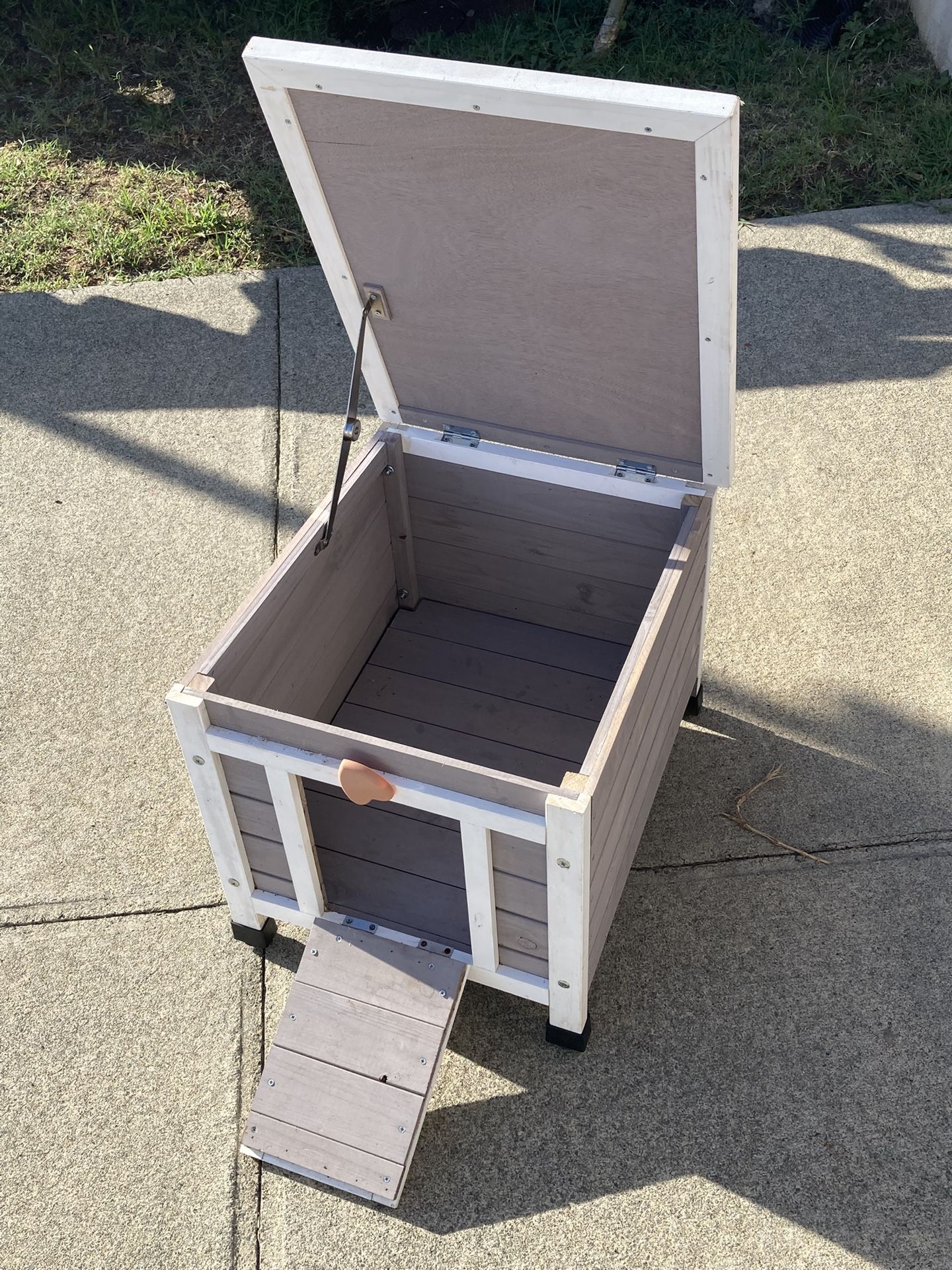 Used Clean CAT or PET HOUSE, Quality Wooden Construction