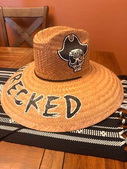 Wrecked at the reef hat
