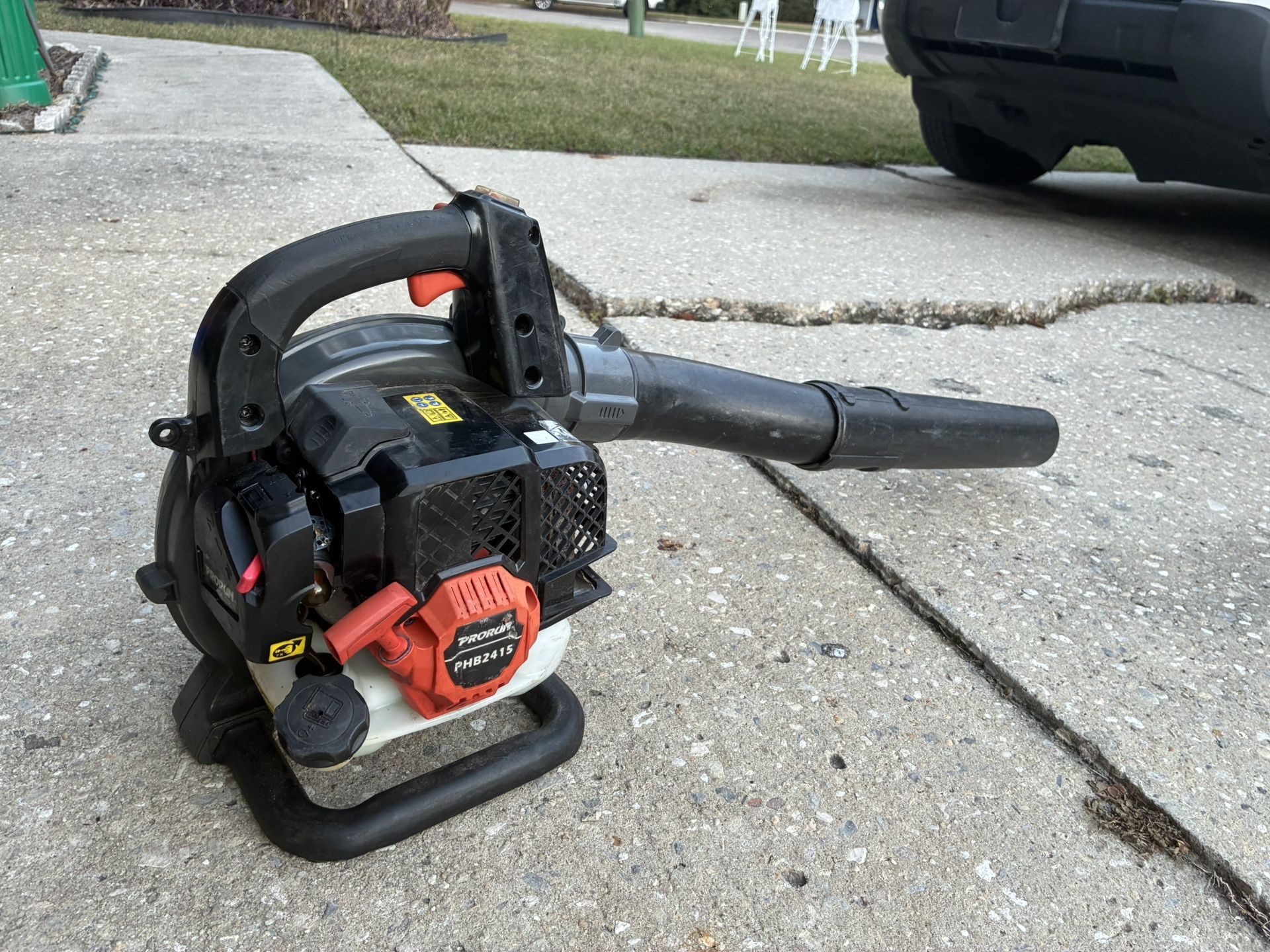 Prorun Handheld Gas Blower.