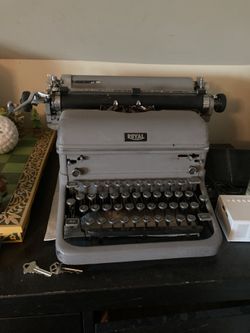 Royal Manual Typewriter