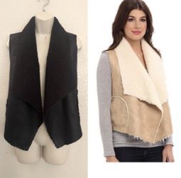 C & C California black Faux Sherpa vest like new. Sz S