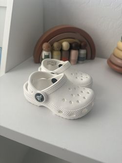 Toddler crocs