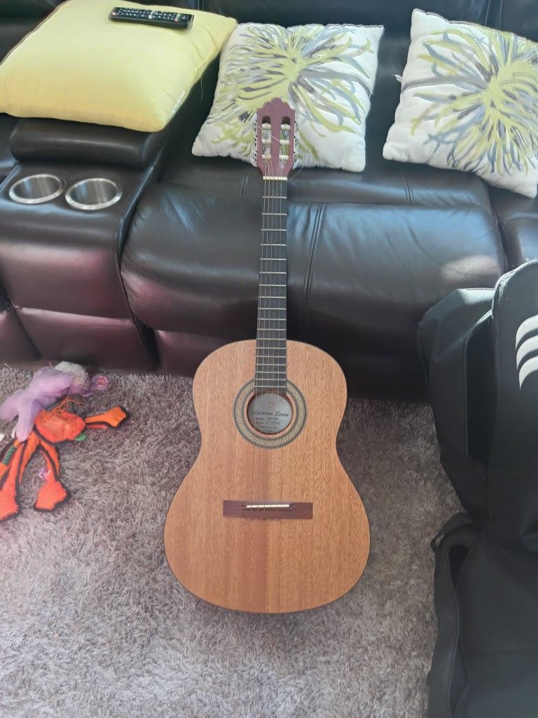 Signature Series Classical Acoustic Guitar