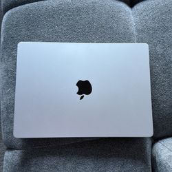 MacBook Pro M5 14 Inch 
