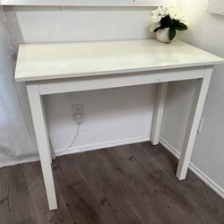 Make Up Table And Artificial Flower 