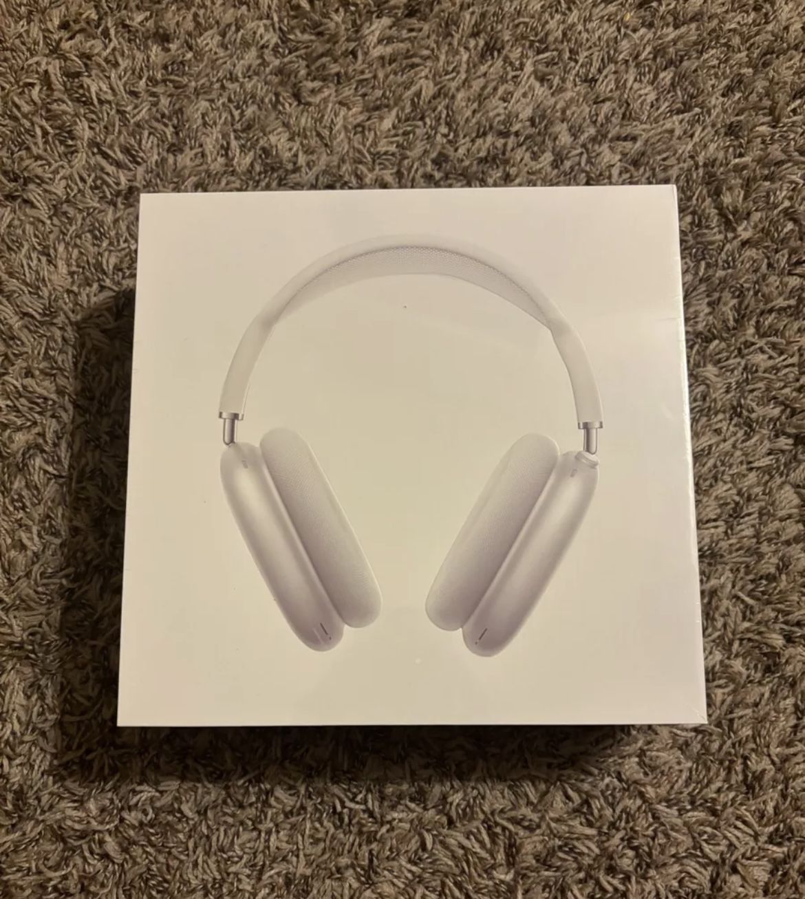 Apple AirPod Max Headphones -Silver Over Ear Headphones Earbuds