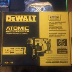 DeWalt ATOMIC Rotary Hammer W/ 5AH Battery 