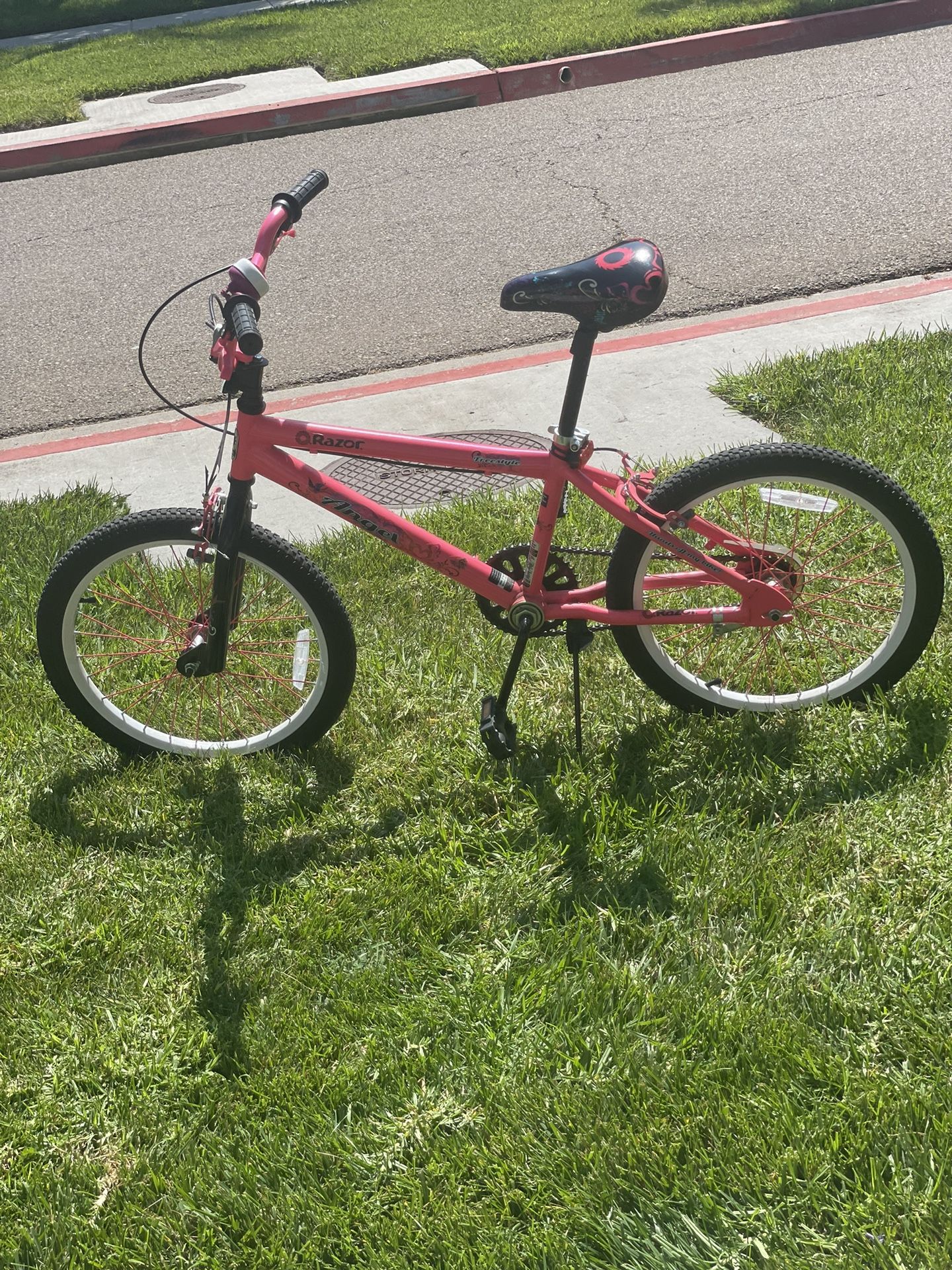 Girls’ Razor BMX Bike