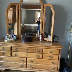 Solid oak Queen Size Bedroom Set