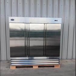 ❄️Scratch & Dent SABA S-72F 72 Cu. Ft. Stainless Steel (3) Full-Height 3 Door Freezer ❄️