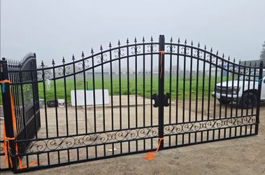 Gate