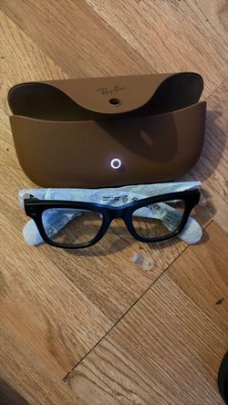 Ray-Ban Meta Smart Glasses with Charging Case