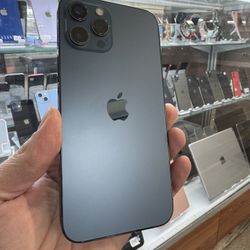 Unlocked iPhone 12 Pro Max - Desbloqueado for all carriers. 