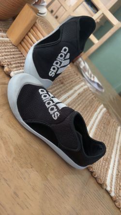 * Kids’ slip-on shoes