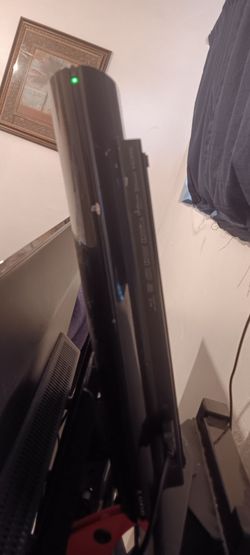 Playstation 3 Hen with 2 controller cables