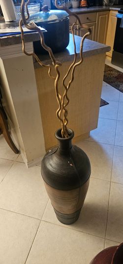 2 Beautiful vase for sale