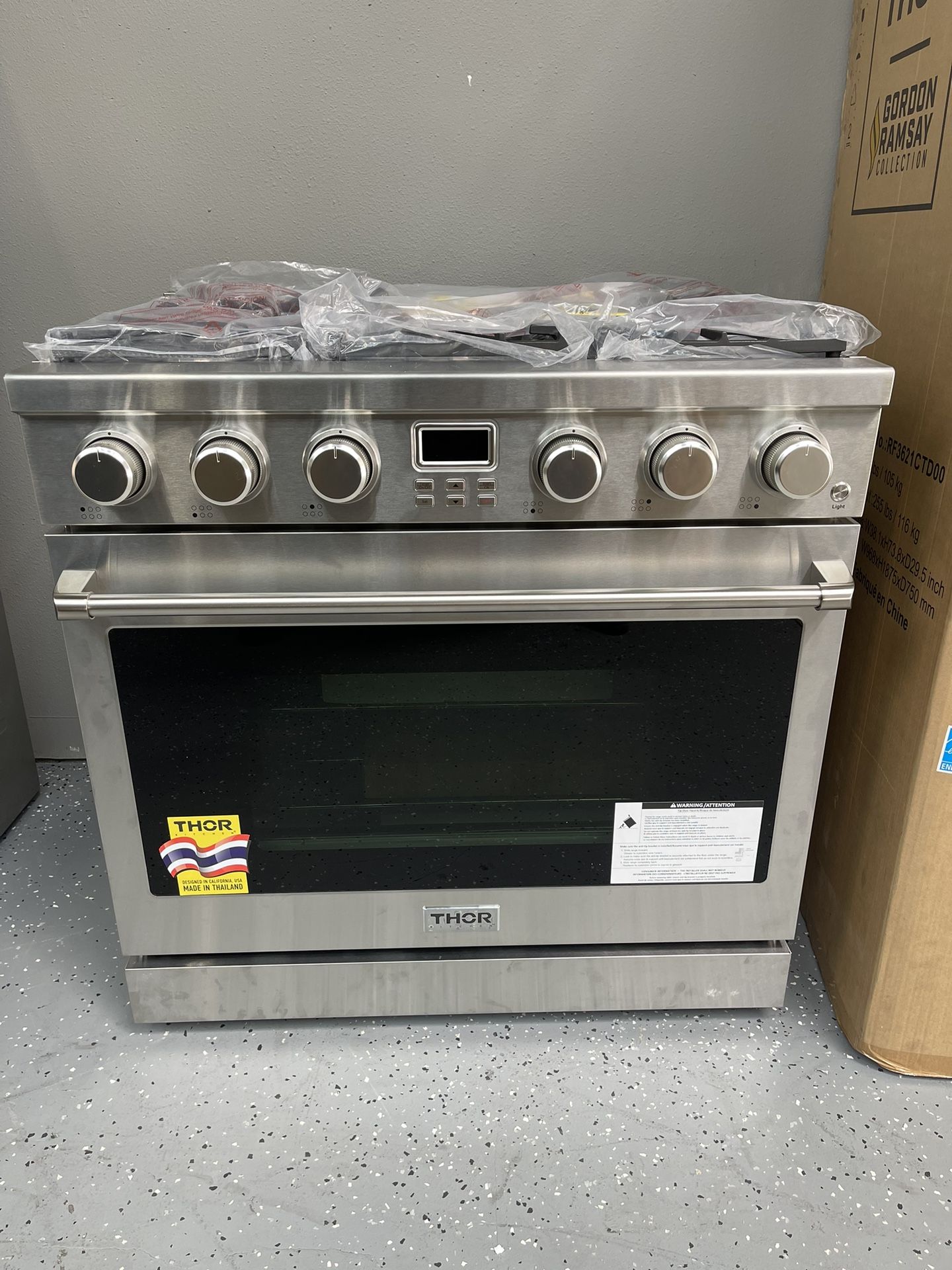 New Thor 36’ Gas Stove - new