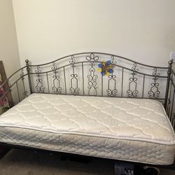 Daybed and Mattress 